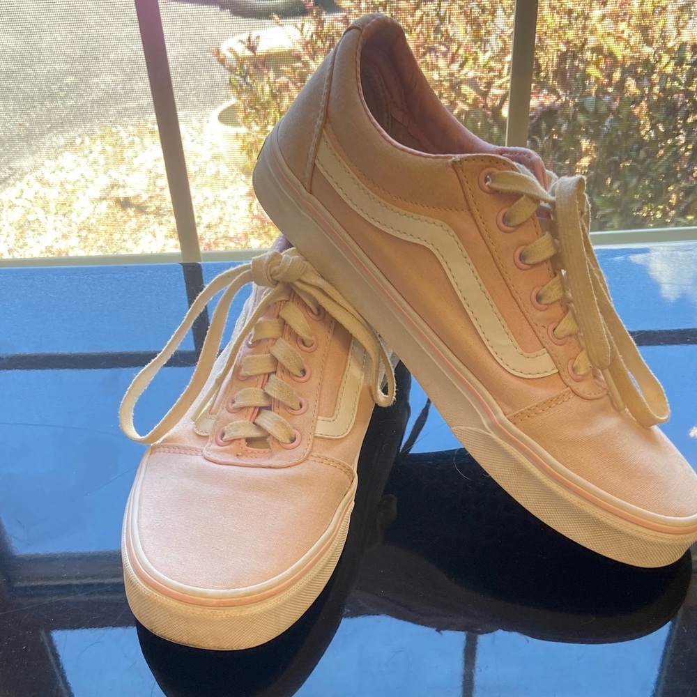 Vans Old Skool Shoe - great condition Pink and White Sneakers size 9.5